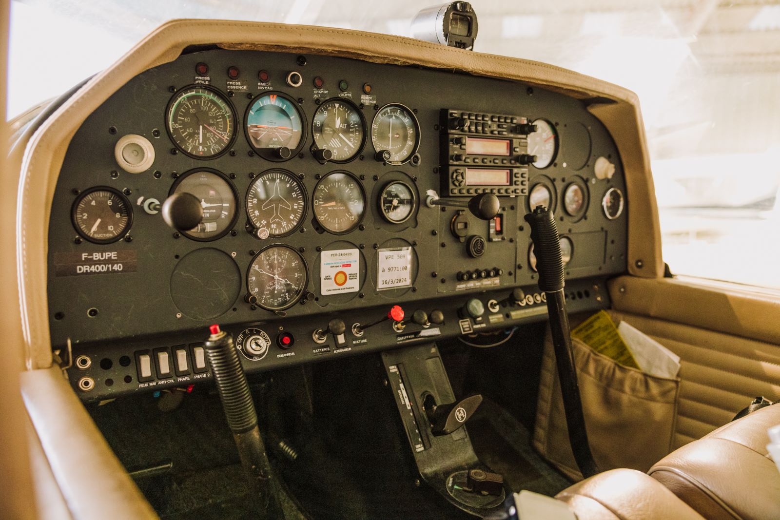 F-BUPE cockpit
