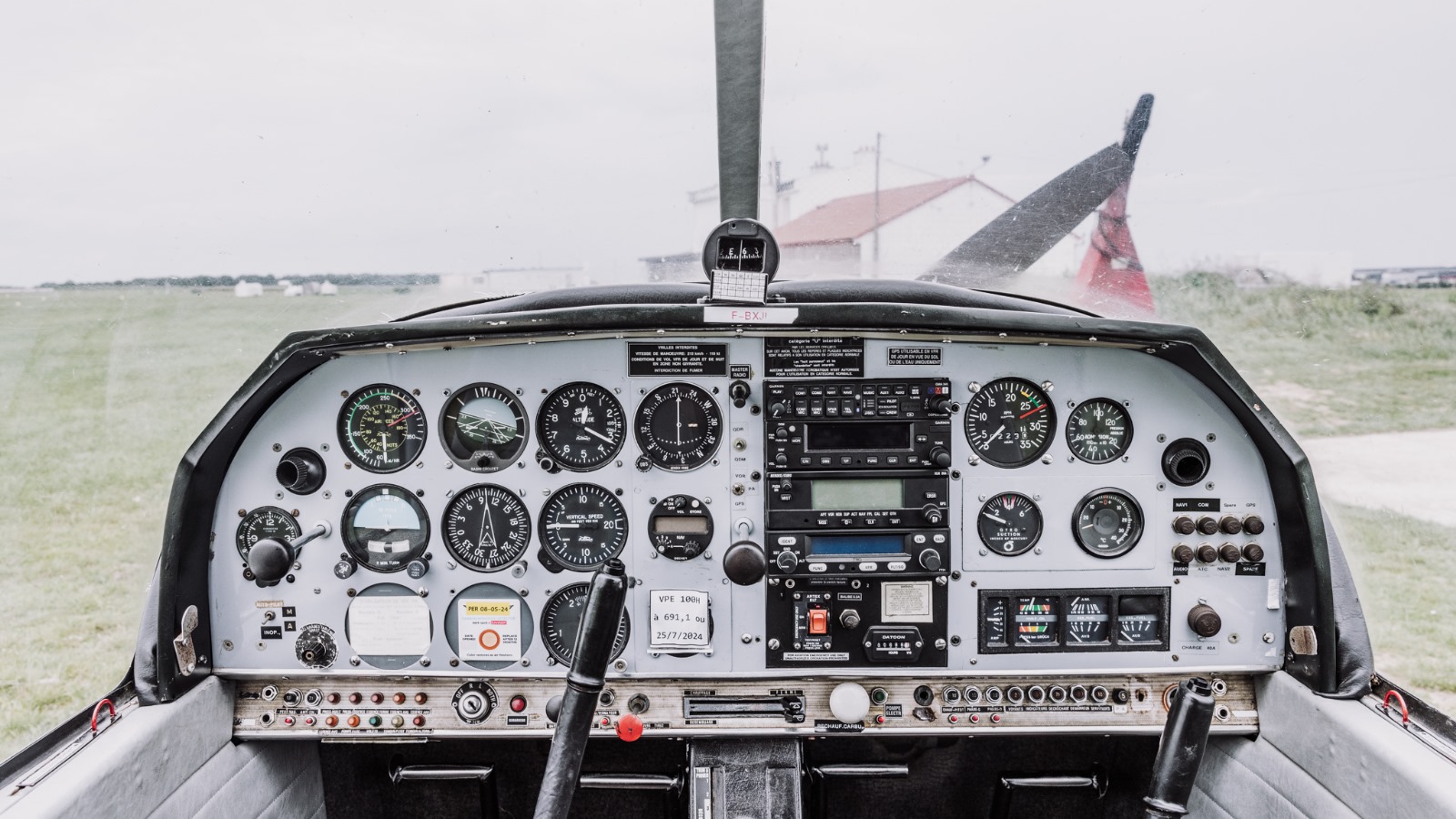 F-BXJI cockpit